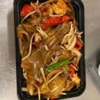 Best Wide Noodle Chow Fun in Darien, CT